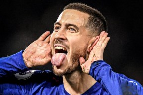 华体会app-里昂轻取巴萨,阿扎尔梅开二度欧联杯