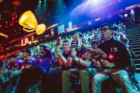 华体会下载-RNG翻盘G2,CoreJJ完成史诗逆转全球总决赛2:0(东京)