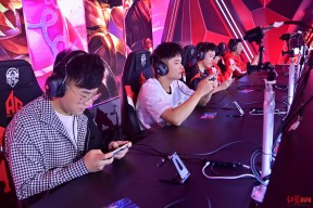 华体会体育-RNG横扫MAD,CoreJJ团战一打五小组赛3:1(成都)的简单介绍