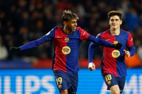 华体会体育-包含瓦伦西亚主教练频频调整阵容,为赢得比赛做准备的词条