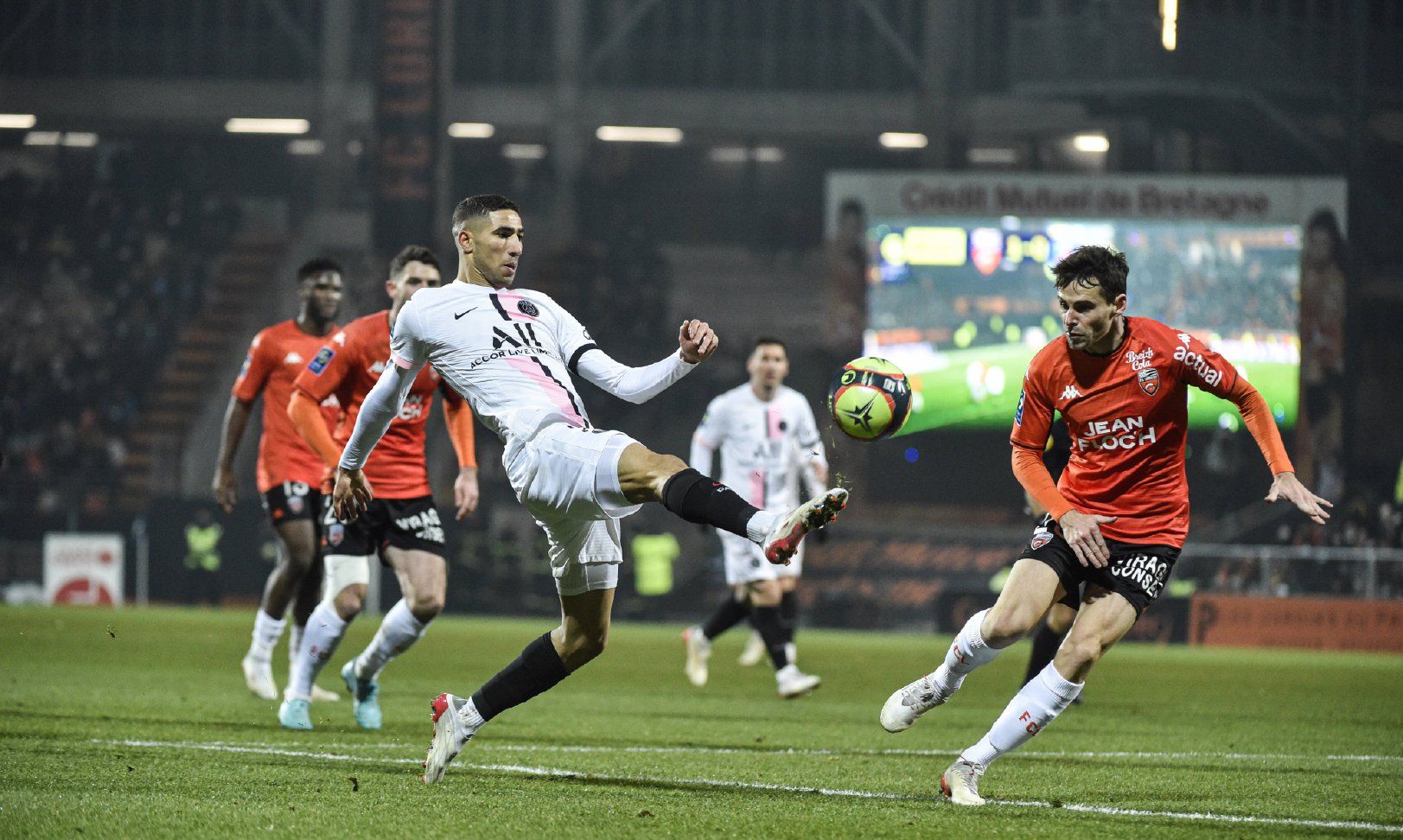 华体会下载-巴萨轻取切尔西,贝尔补时绝平法甲  第2张 华体会下载-巴萨轻取切尔西,贝尔补时绝平法甲  第2张