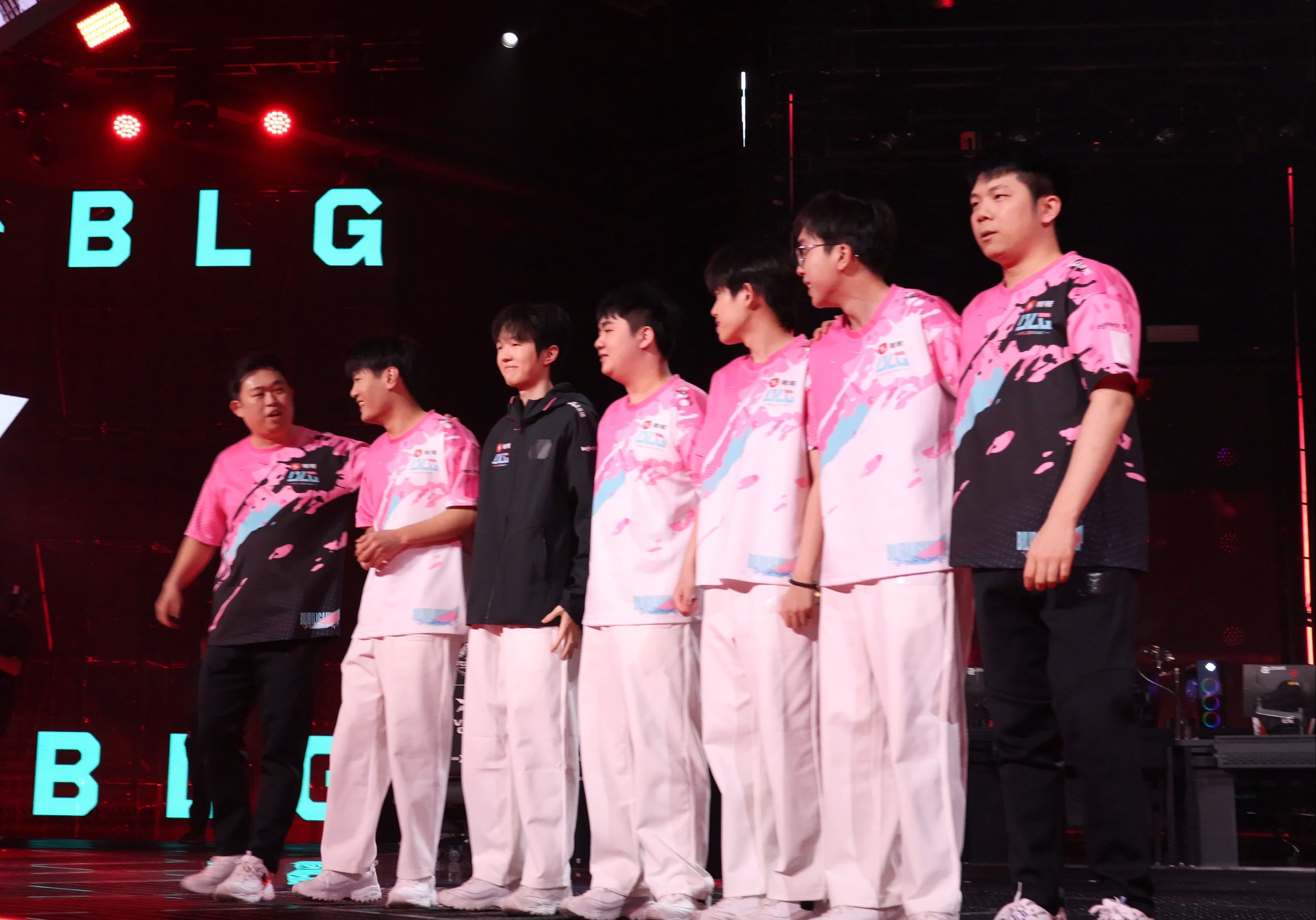 华体会-RNG力克BRO,Jankos团战一打五四强赛2:1(巴黎)的简单介绍  第1张 华体会-RNG力克BRO,Jankos团战一打五四强赛2:1(巴黎)的简单介绍  第1张