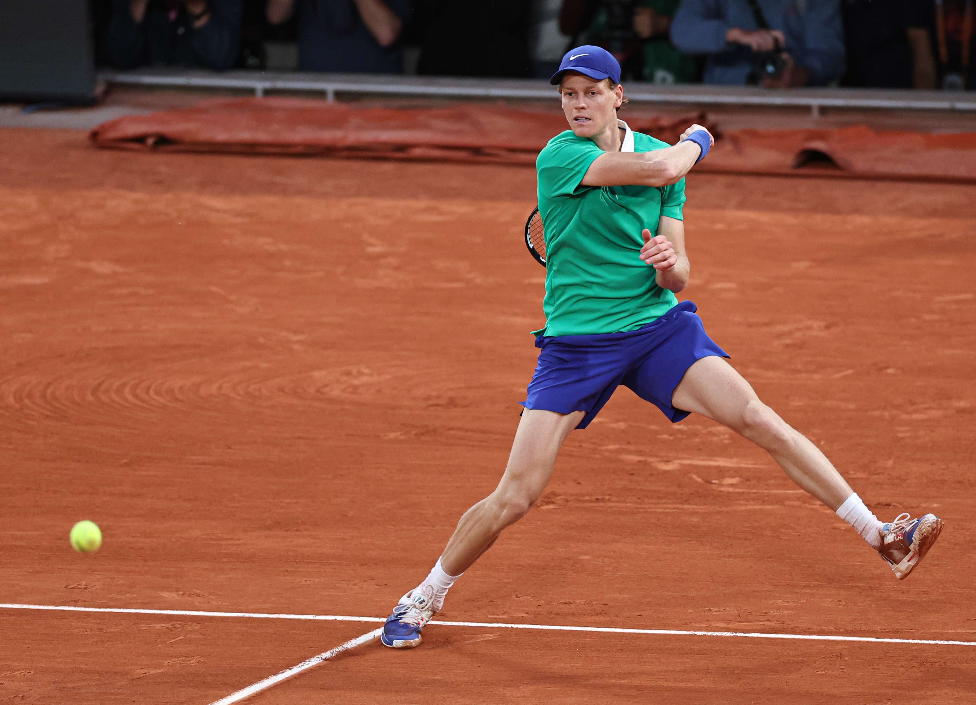 华体会体育-法网绝杀联合杯，辛纳关键制胜的简单介绍  第1张