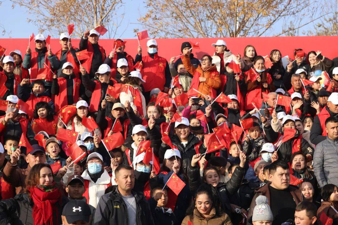 华体会官网-激情比赛中精彩瞬间感染全场观众  第2张