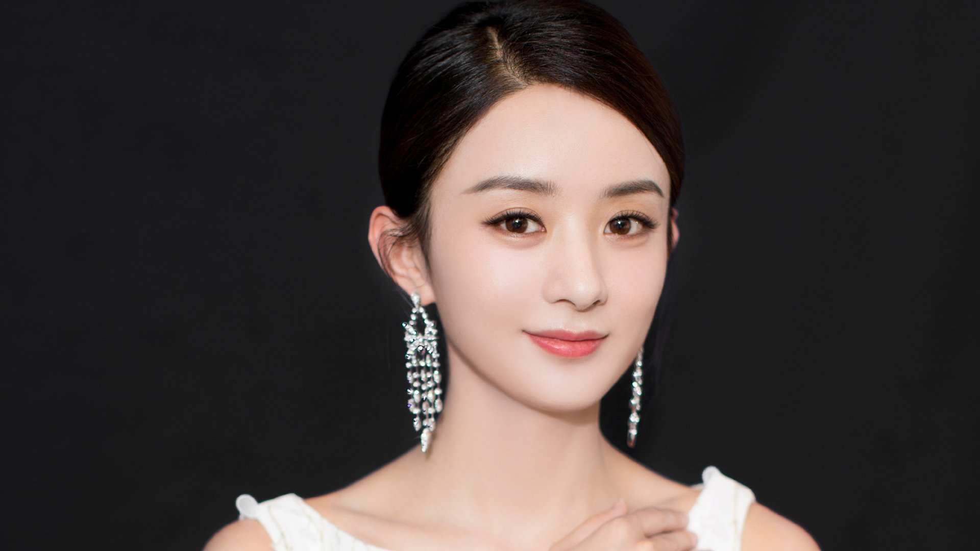 华体会app-金球与战靴，莫德里奇的孤星闪耀，乌克兰的集体绝杀  第1张